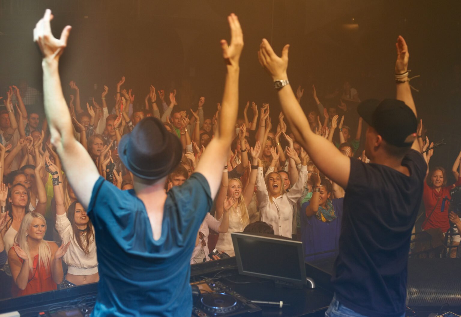 Local DJ in Dubai for Parties | Performing live in Dubai, UAE Live